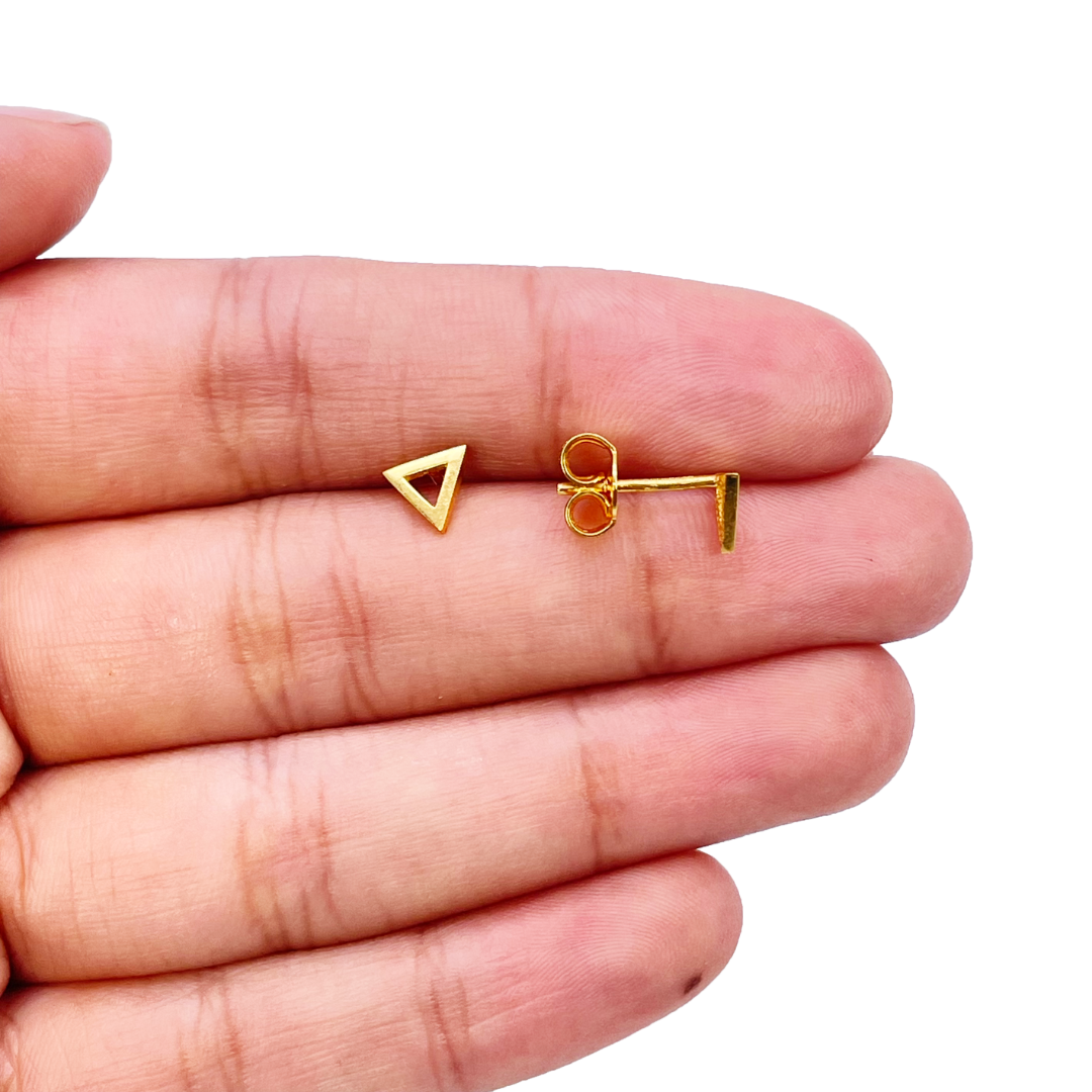 22ct Yellow Gold Triangle Button Style Stud Earrings 6.3mm Width