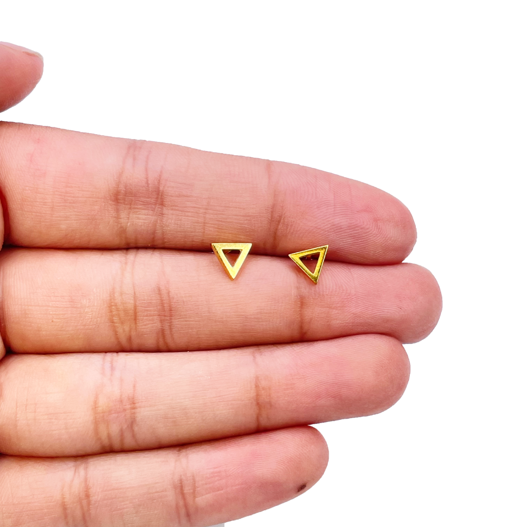 22ct Yellow Gold Triangle Button Style Stud Earrings 6.3mm Width