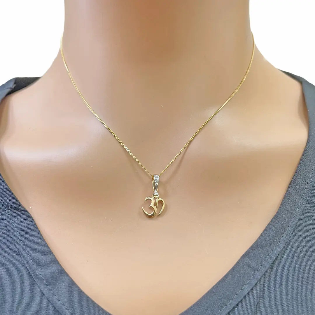 18ct Yellow Gold Diamond Om Pendant Charm Necklace ? Divine Om Jewelry Diamond Pendant