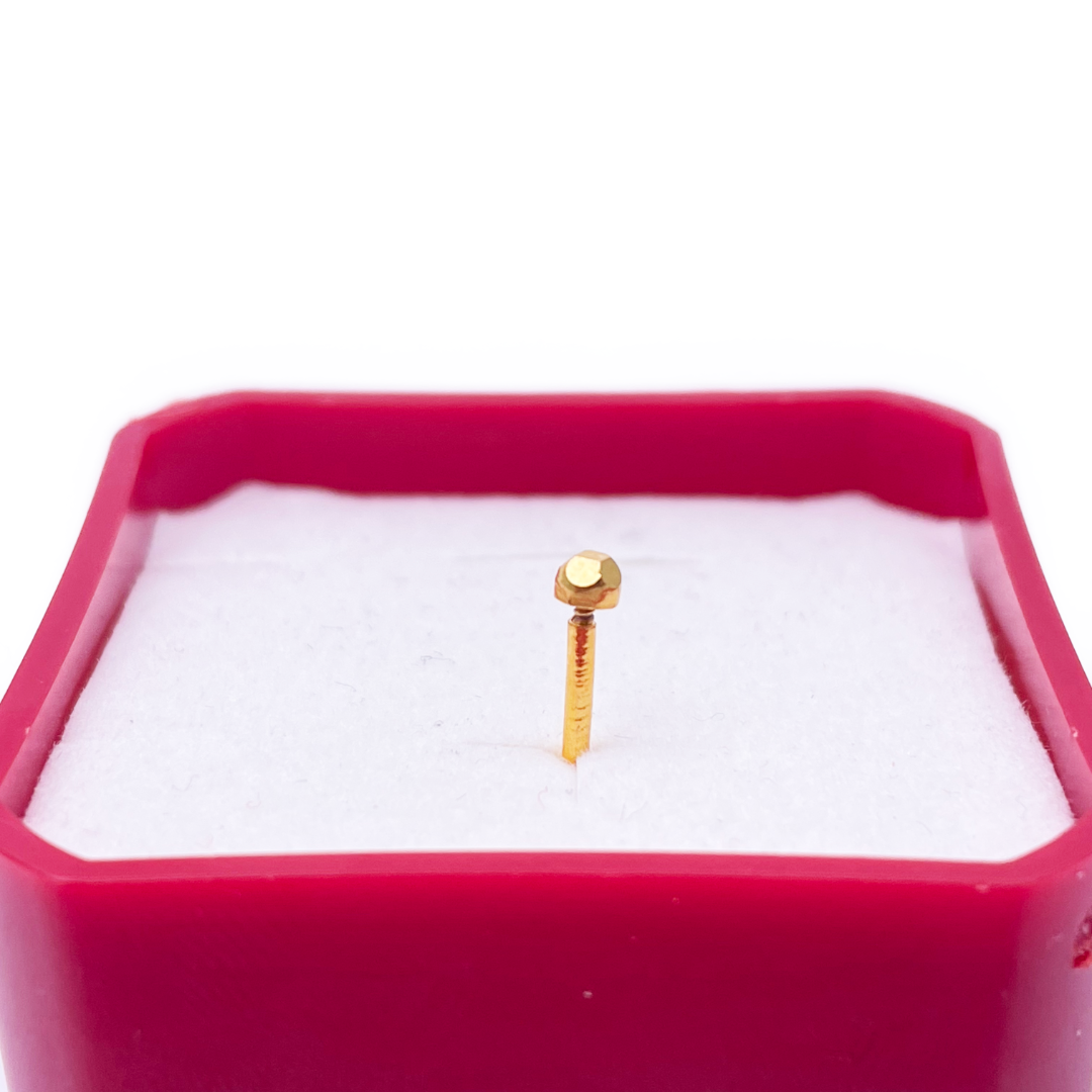 22ct Yellow Gold Plain Gold Diamond Cut design Nose Stud 2.3 MM