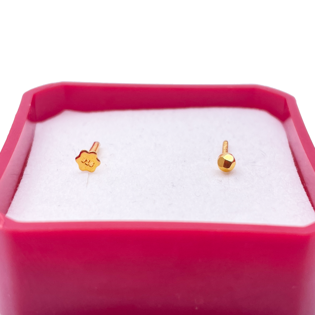 22ct Yellow Gold Plain Gold Diamond Cut design Nose Stud 2.3 MM