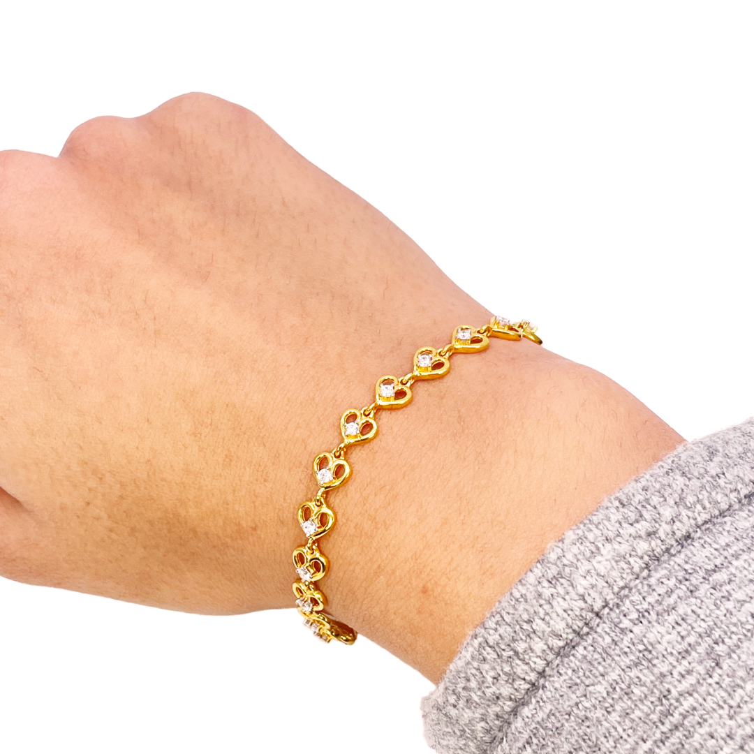 22ct Yellow Gold & Cubic Zirconia Fancy Heart Bracelet 7 inches
