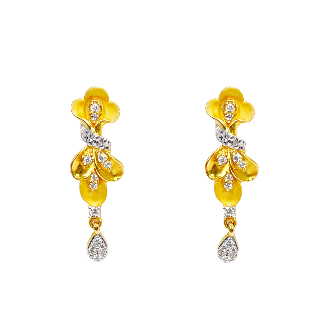 22ct Yellow Gold Floral Two-Tone 15 Inch Necklace & Drop Earrings Set