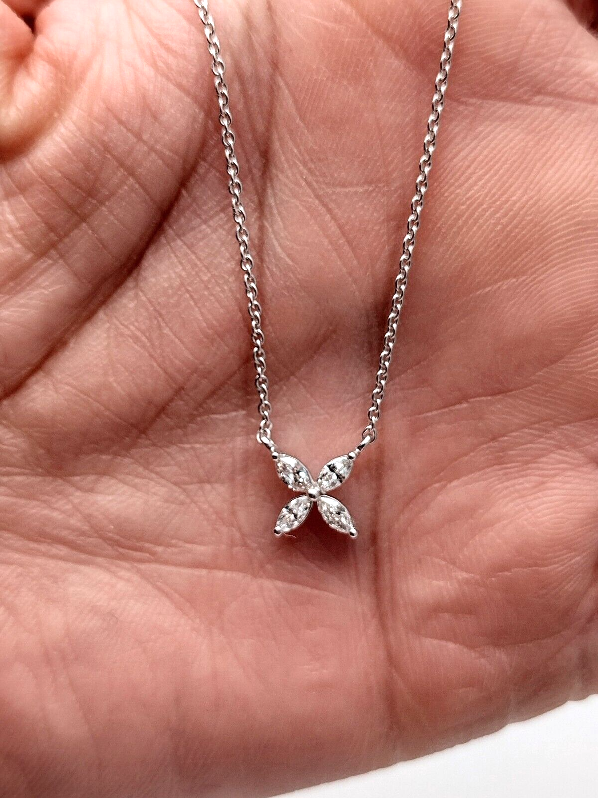18ct White Gold Marquise 4 Clove Diamond Pendant Necklace & Earrings Set 1.00 ct