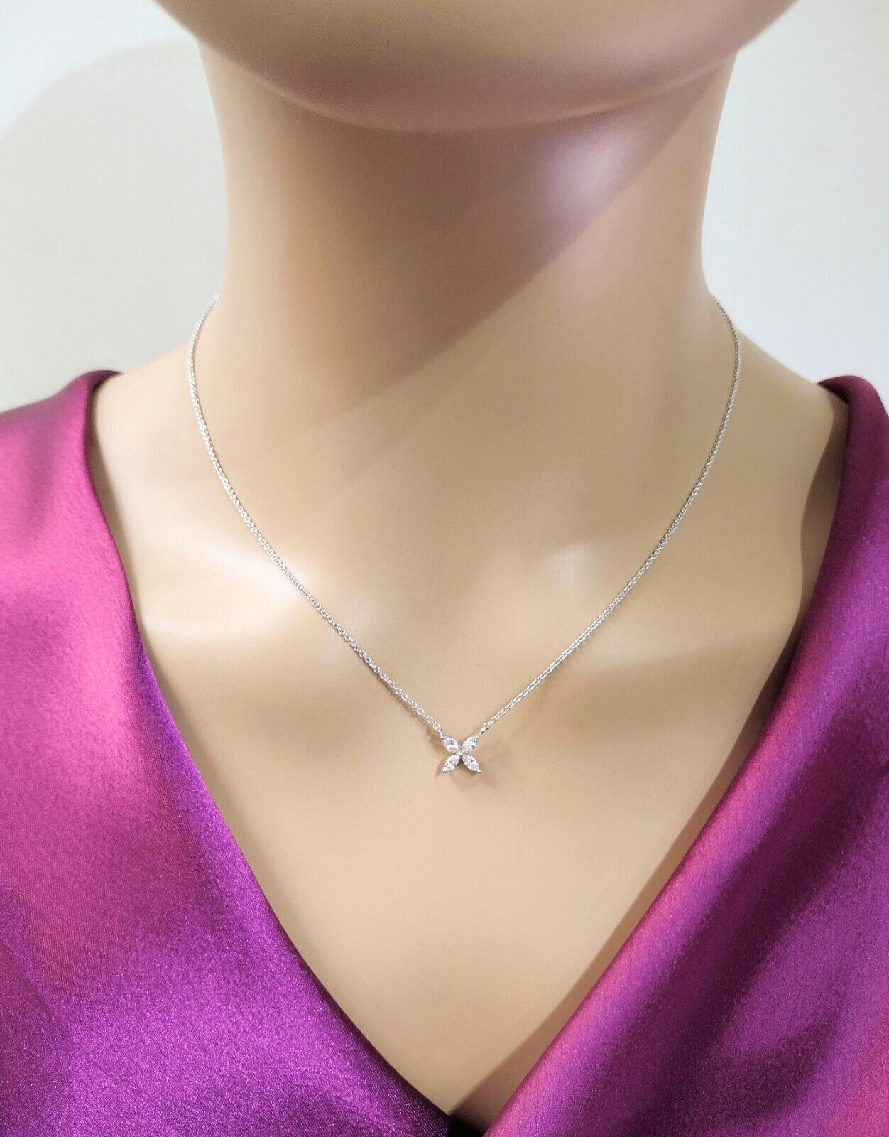 18ct White Gold Marquise 4 Clove Diamond Pendant Necklace & Earrings Set 1.00 ct