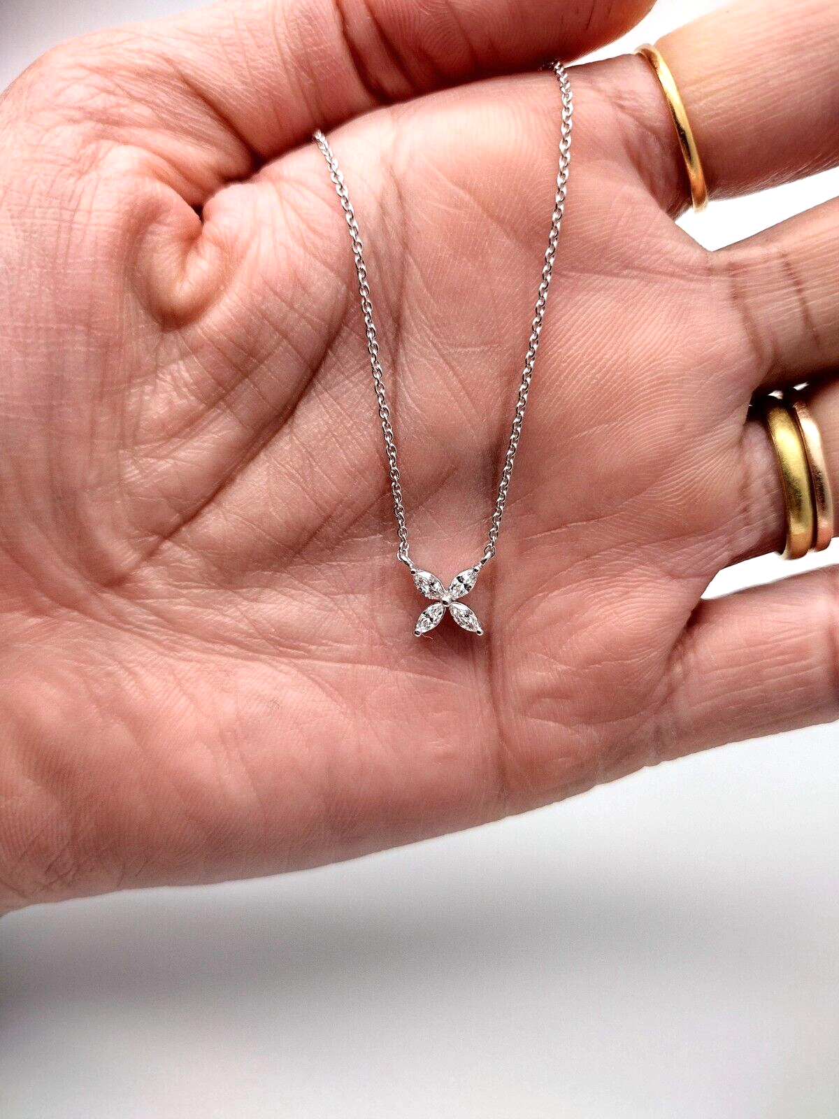18ct White Gold Marquise 4 Clove Diamond Pendant Necklace & Earrings Set 1.00 ct