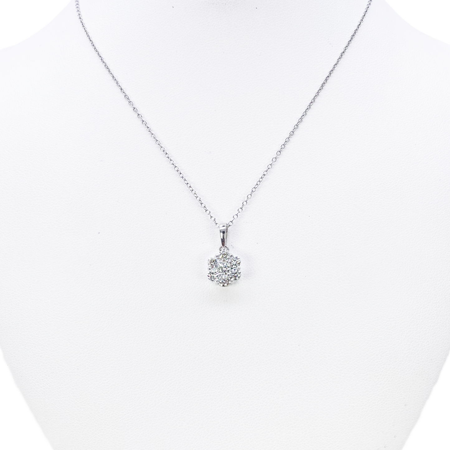 9ct White Gold & Natural Diamond Daisy Cluster Pendant Necklace 0.77cts