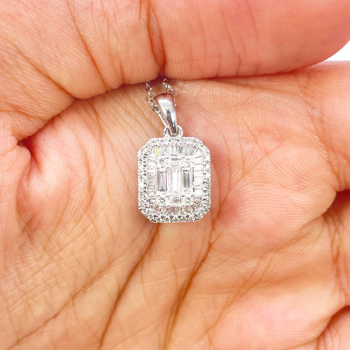 9ct White Gold & Natural Round & Baguette Diamonds Pendant Necklace 0.50ct