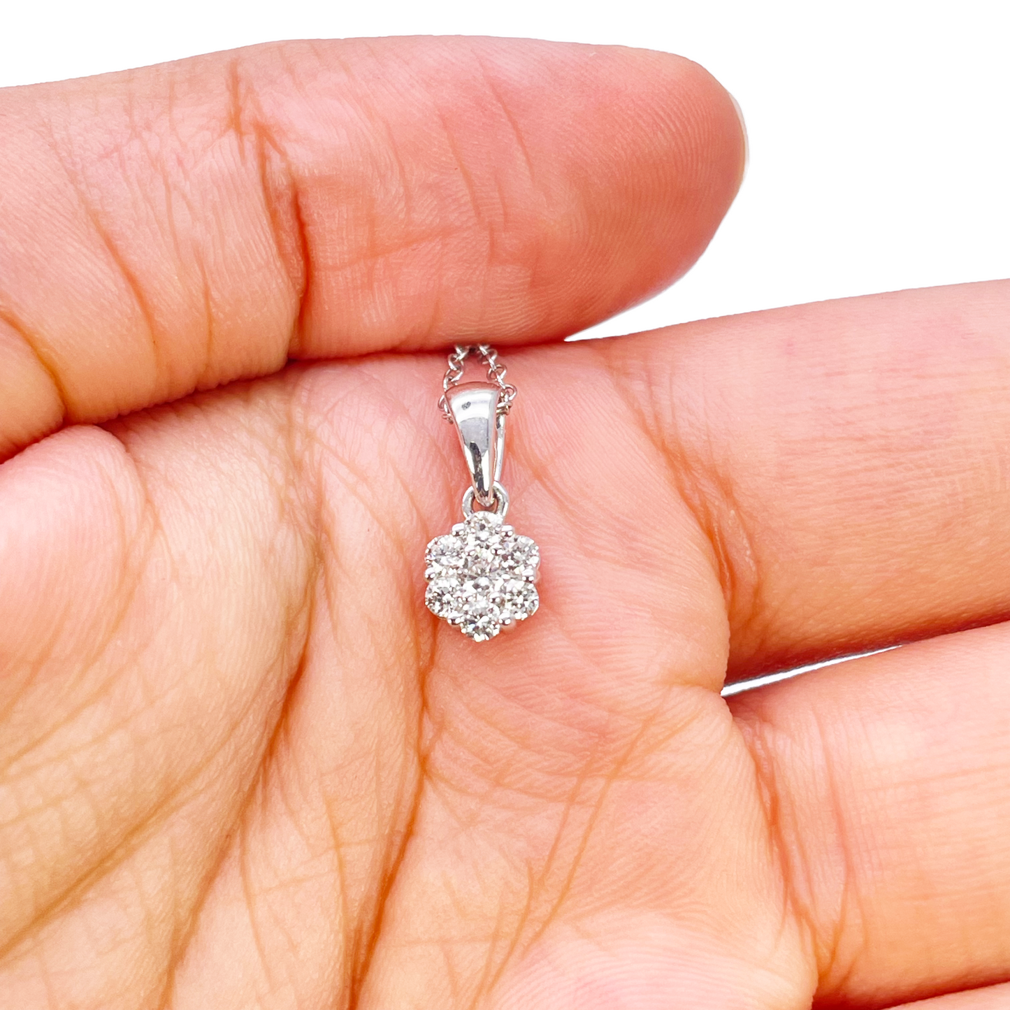 9ct White Gold Natural Round Cluster Diamond Pendant Chain Necklace 0.25ct