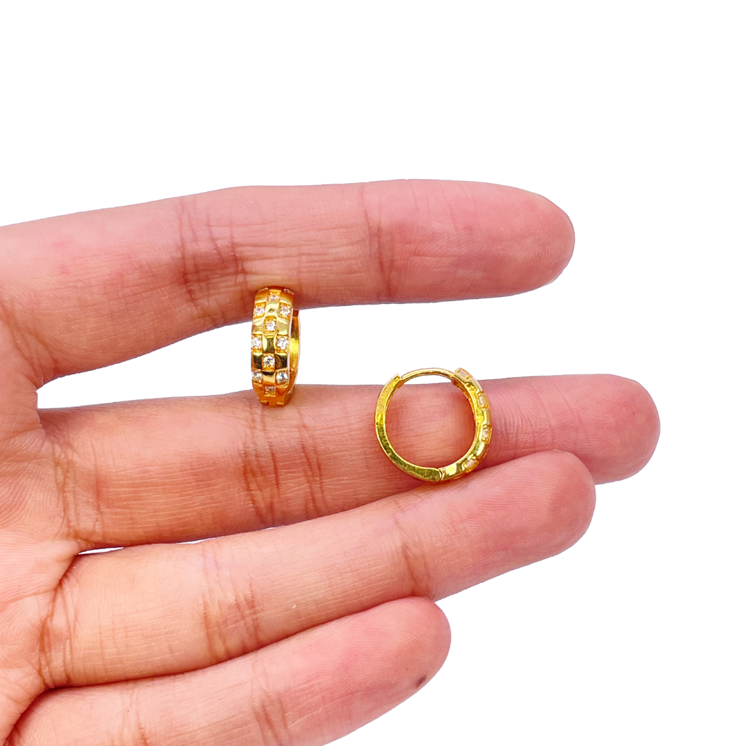 22ct Yellow Gold Checkered Cubic Zirconia Hoop Huggie Earrings 10.4mm Diameter