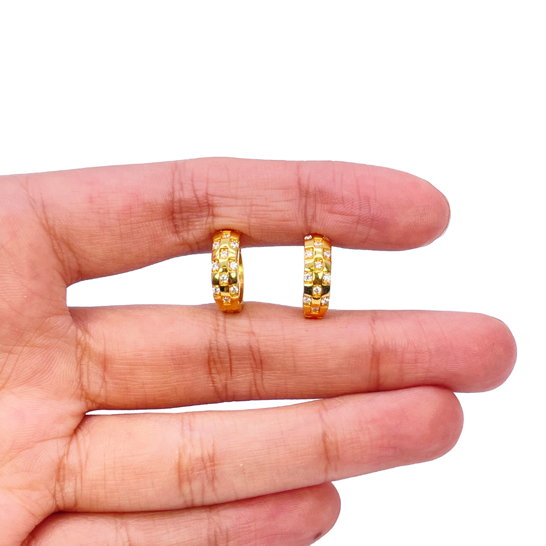 22ct Yellow Gold Checkered Cubic Zirconia Hoop Huggie Earrings 10.4mm Diameter