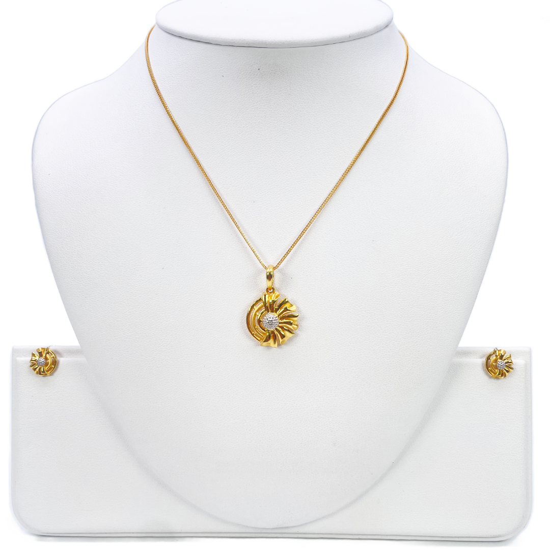 22ct Yellow Gold Diamond Cut Design Two Tone Earrings, Pendant & Chain Necklace