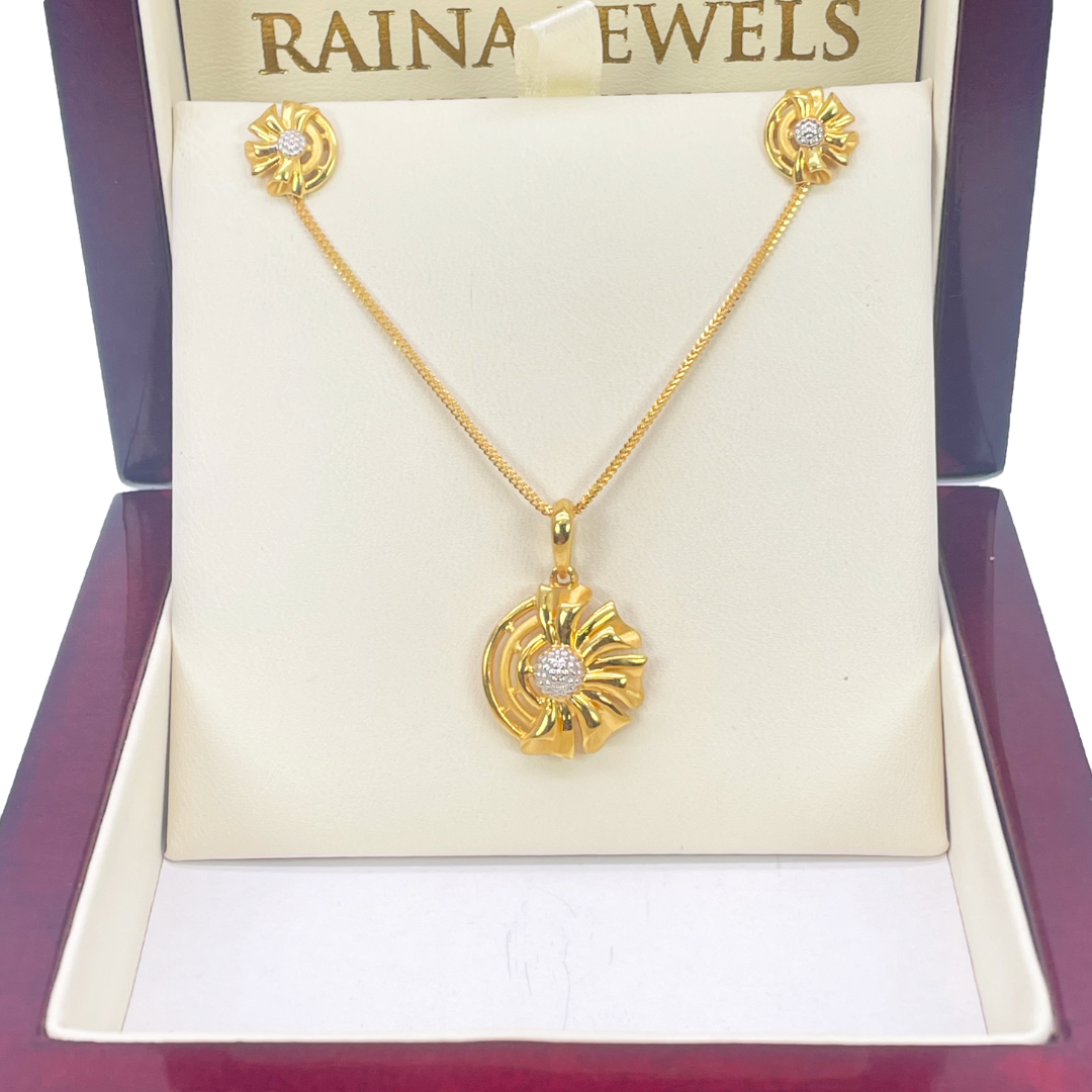 22ct Yellow Gold Diamond Cut Design Two Tone Earrings, Pendant & Chain Necklace