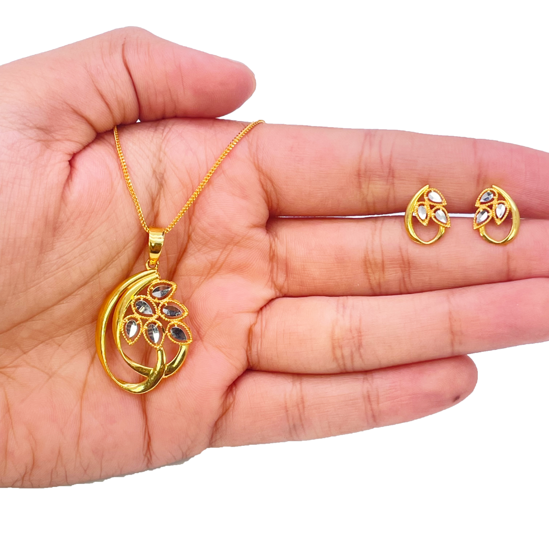 22ct Gold Diamond Cut Design 2 Tone Leaf Earrings, Pendant & Chain Necklace Set 18''inches