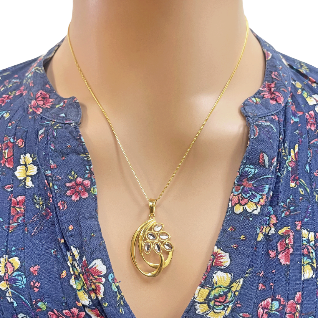 22ct Gold Diamond Cut Design 2 Tone Leaf Earrings, Pendant & Chain Necklace Set 18''inches