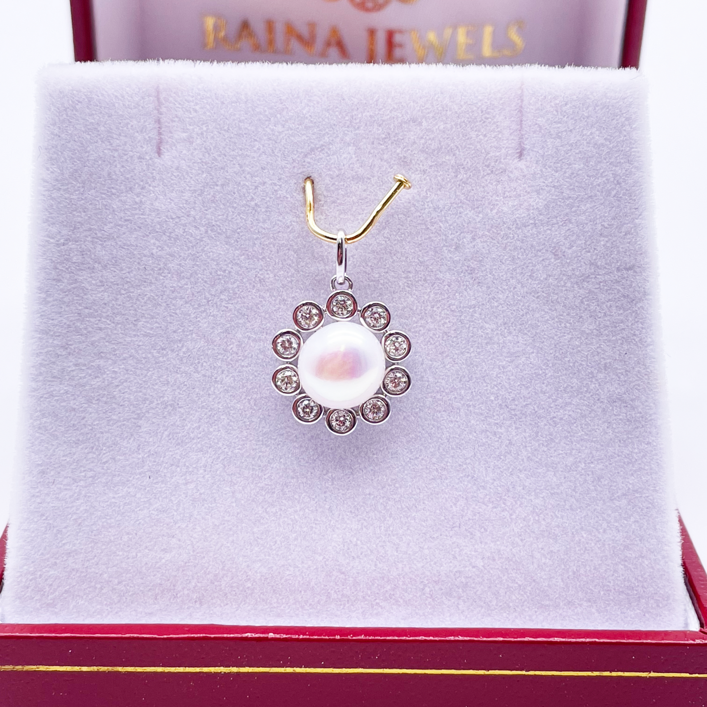 14ct White Gold Pearl & Round Diamond Framed Pendant Necklace 2.37ct