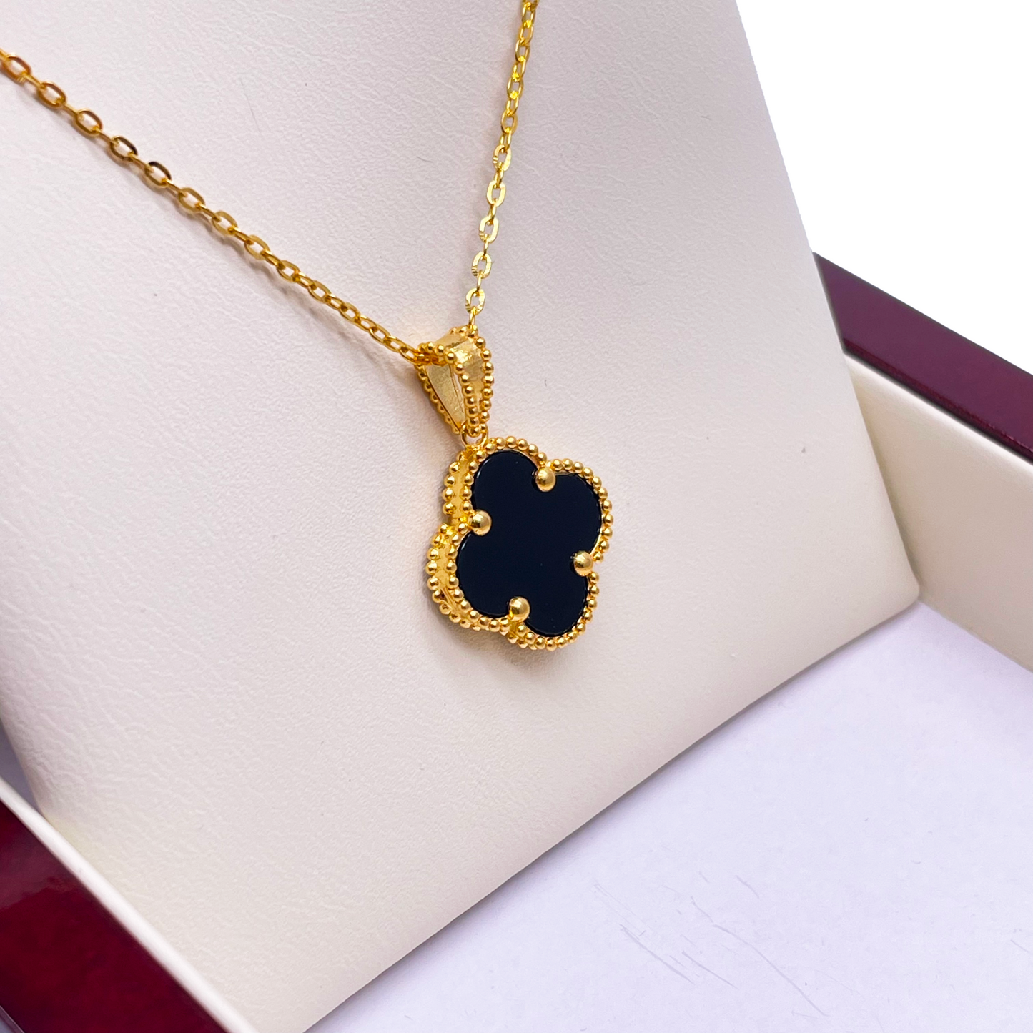 22ct Yellow Gold Leaf Pendant & Chain Necklace 16 Inches
