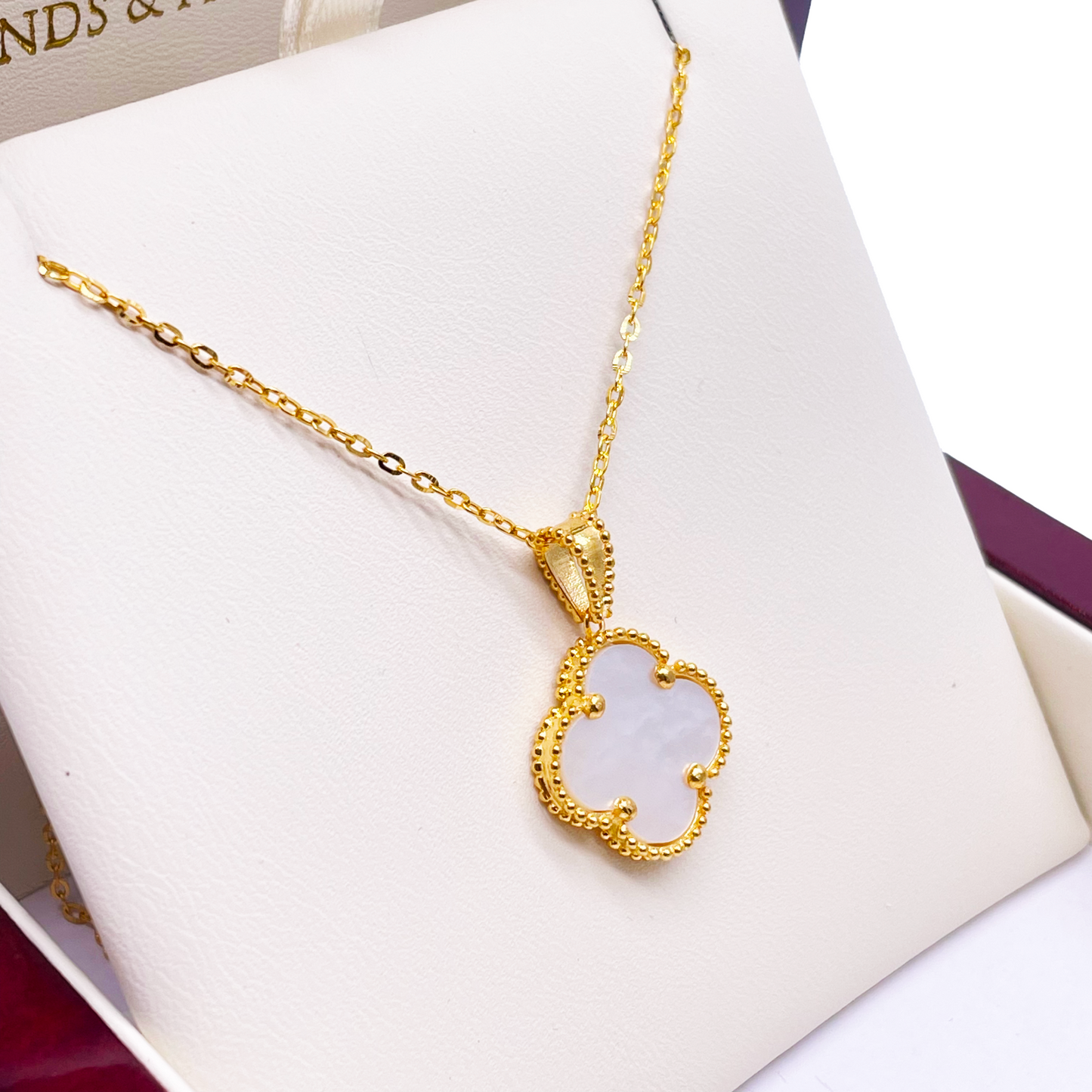 22ct Yellow Gold Leaf Pendant & Chain Necklace 16 Inches