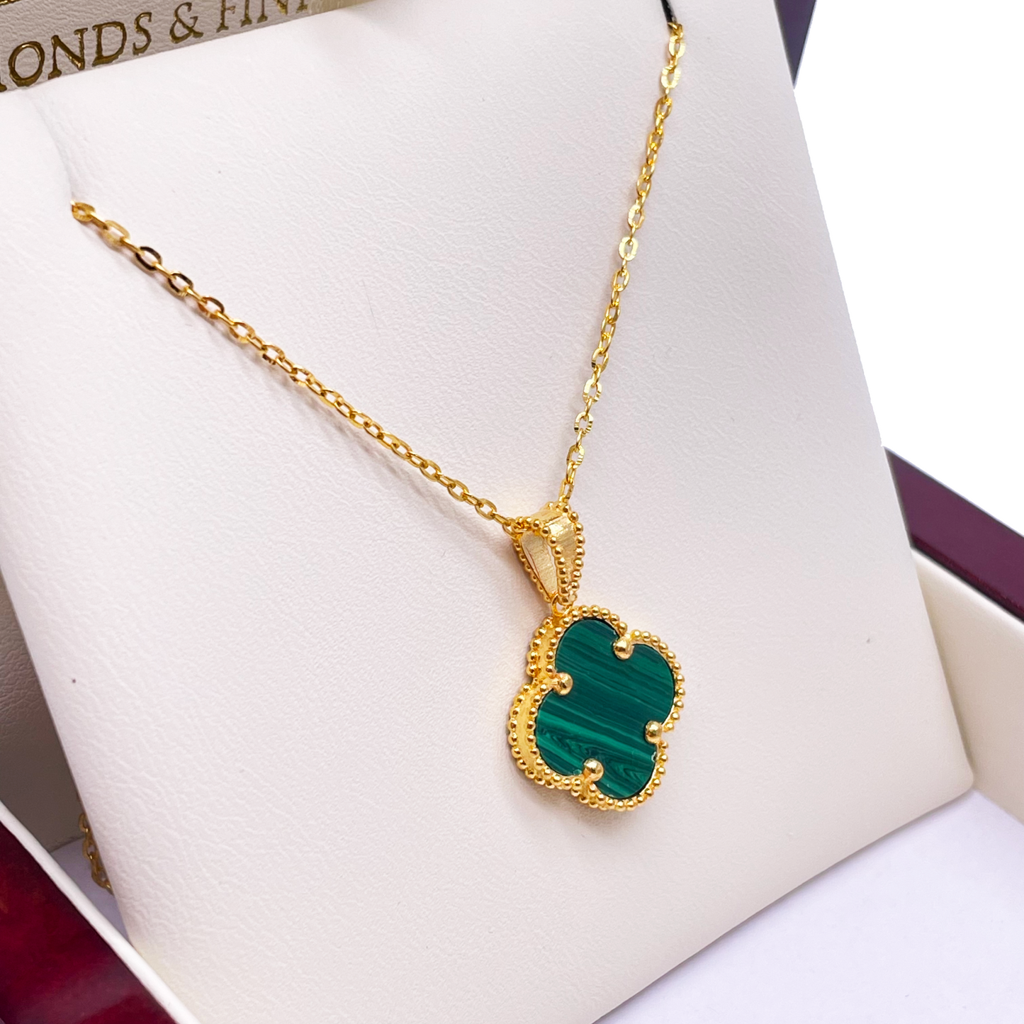 22ct Yellow Gold Leaf Pendant & Chain Necklace 16 Inches