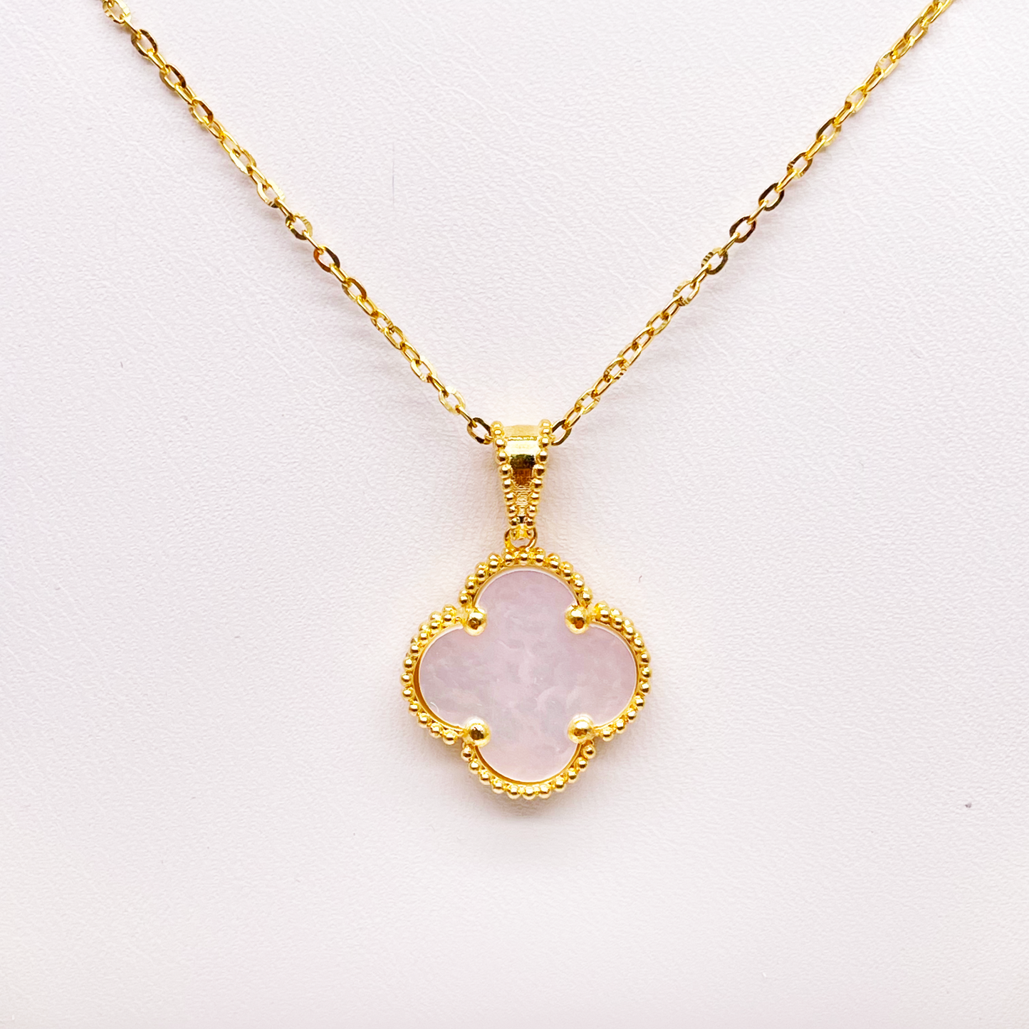 22ct Yellow Gold Leaf Pendant & Chain Necklace 16 Inches