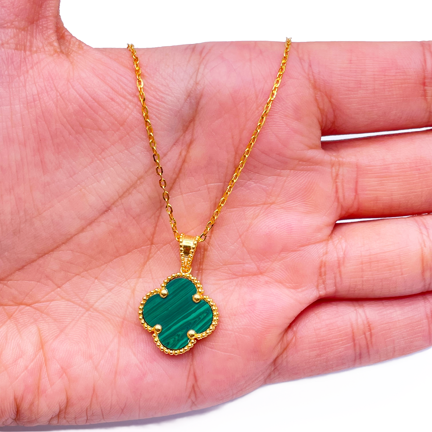 22ct Yellow Gold Leaf Pendant & Chain Necklace 16 Inches