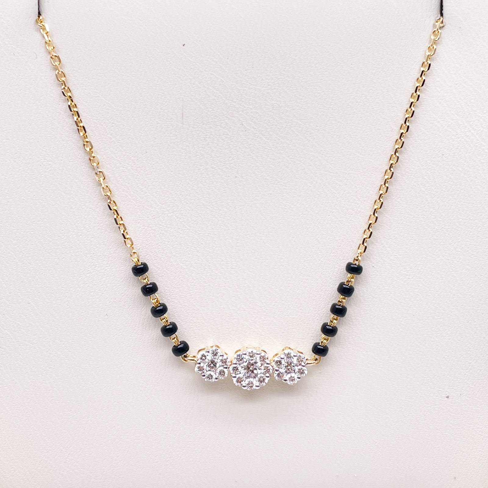 18ct Yellow Gold Natural Diamond 0.57ct Floral Pendant Mangalsutra Necklace Hallmarked  Mangalsutra Chains