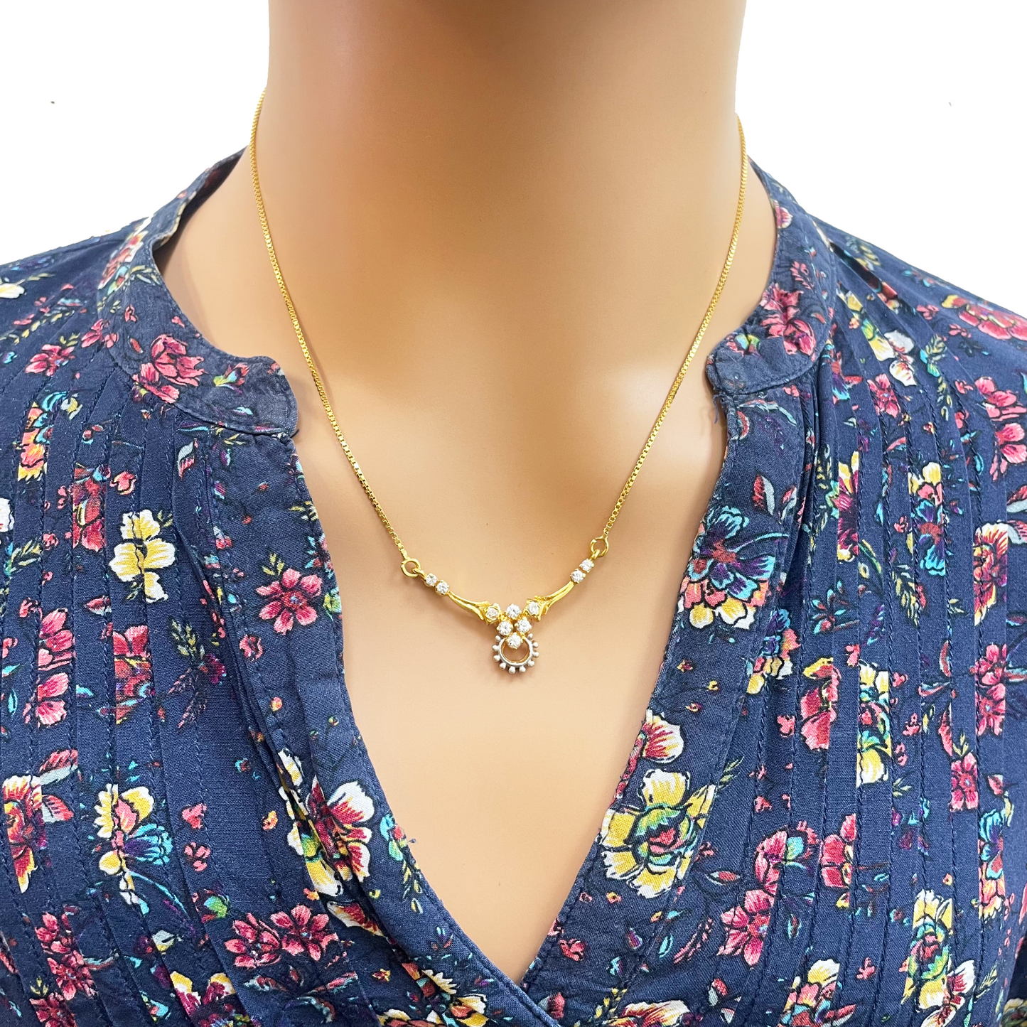 18ct Yellow Gold Beautiful Pre-Owned Cubic Zirconia Necklace & Earring Studs