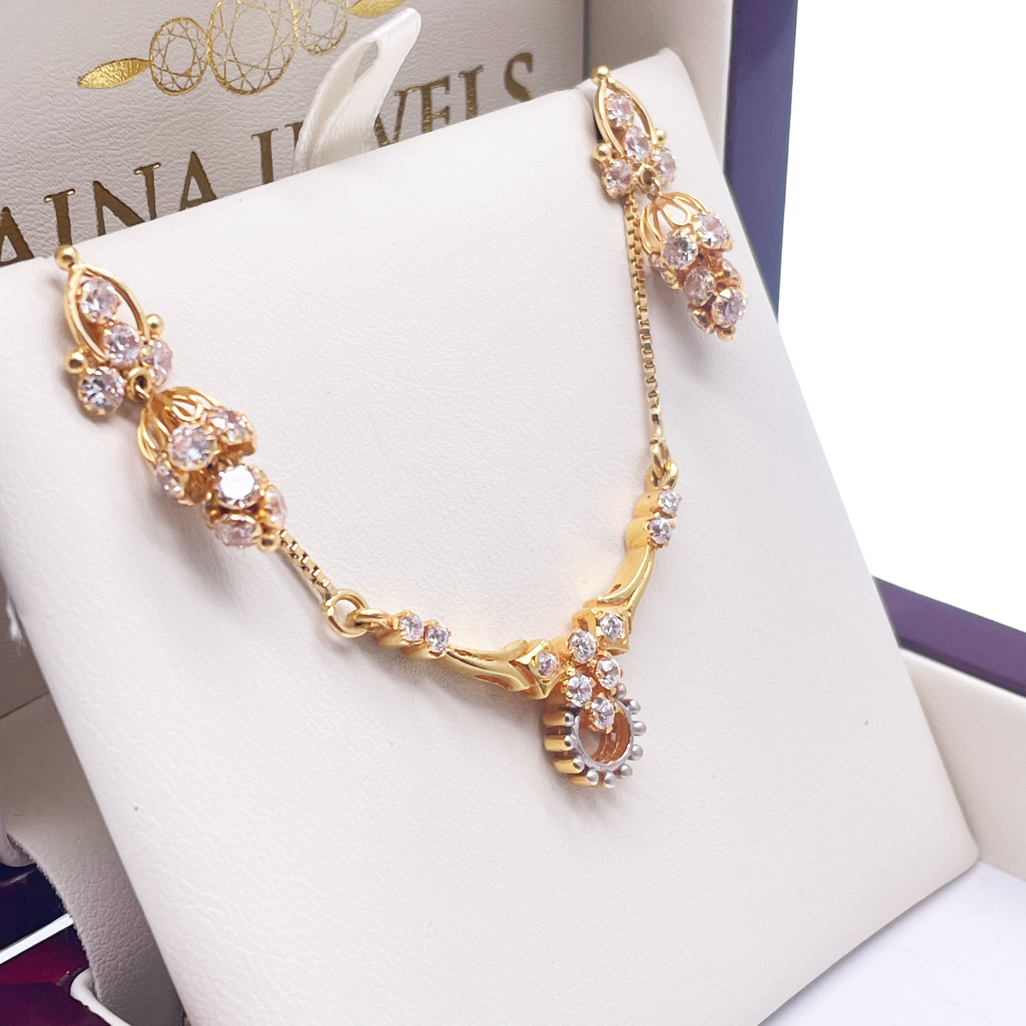 18ct Yellow Gold Beautiful Pre-Owned Cubic Zirconia Necklace & Earring Studs
