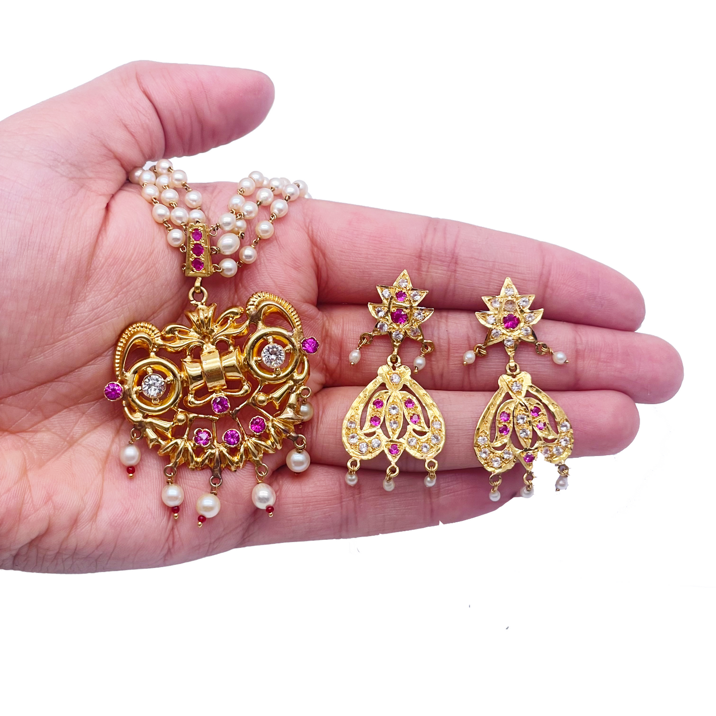 18ct Yellow Gold Antique Pearl & Cubic Zirconia Cat Designed Necklace & Earrings