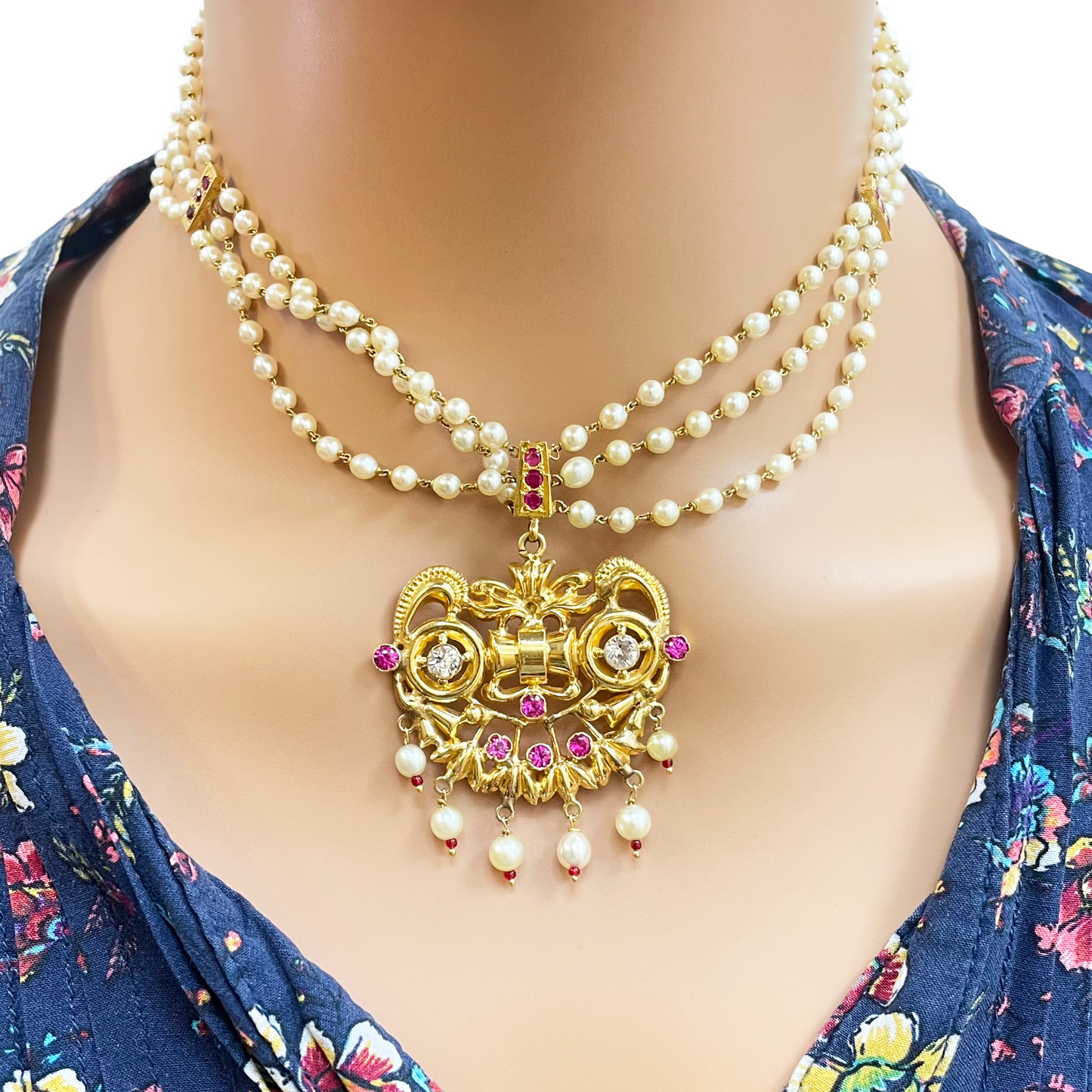 18ct Yellow Gold Antique Pearl & Cubic Zirconia Cat Designed Necklace & Earrings