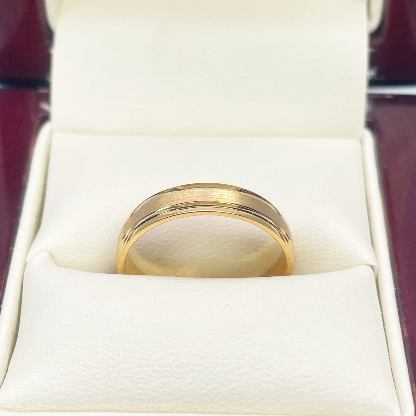 22ct Yellow Gold High Polished Edge & Matte Middle Women's Wedding Band 4mm Diamond Bracelets