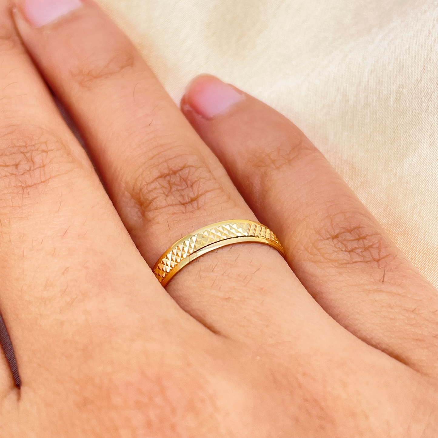 22ct Yellow Gold Bevelled Edge Crisscross Diamond Cut Women's Wedding Band 3.5mm