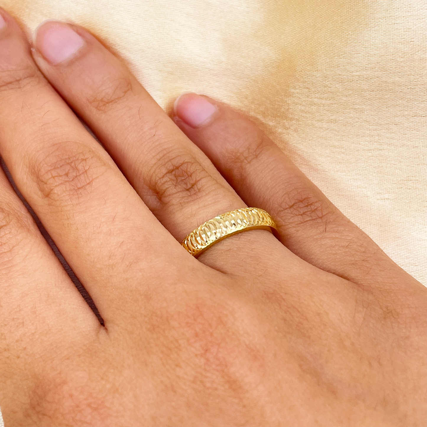22ct Yellow Gold High Polished Diamond Cut Comfort Fit Women's Band 4mm