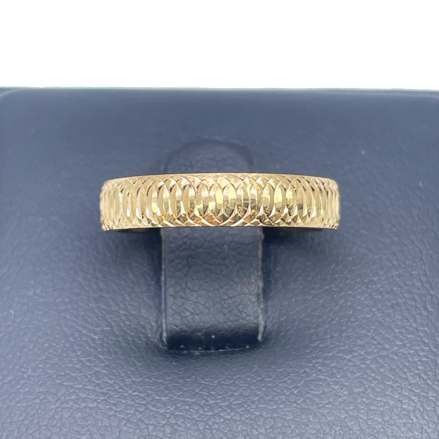 22ct Yellow Gold High Polished Diamond Cut Comfort Fit Women's Band 4mm