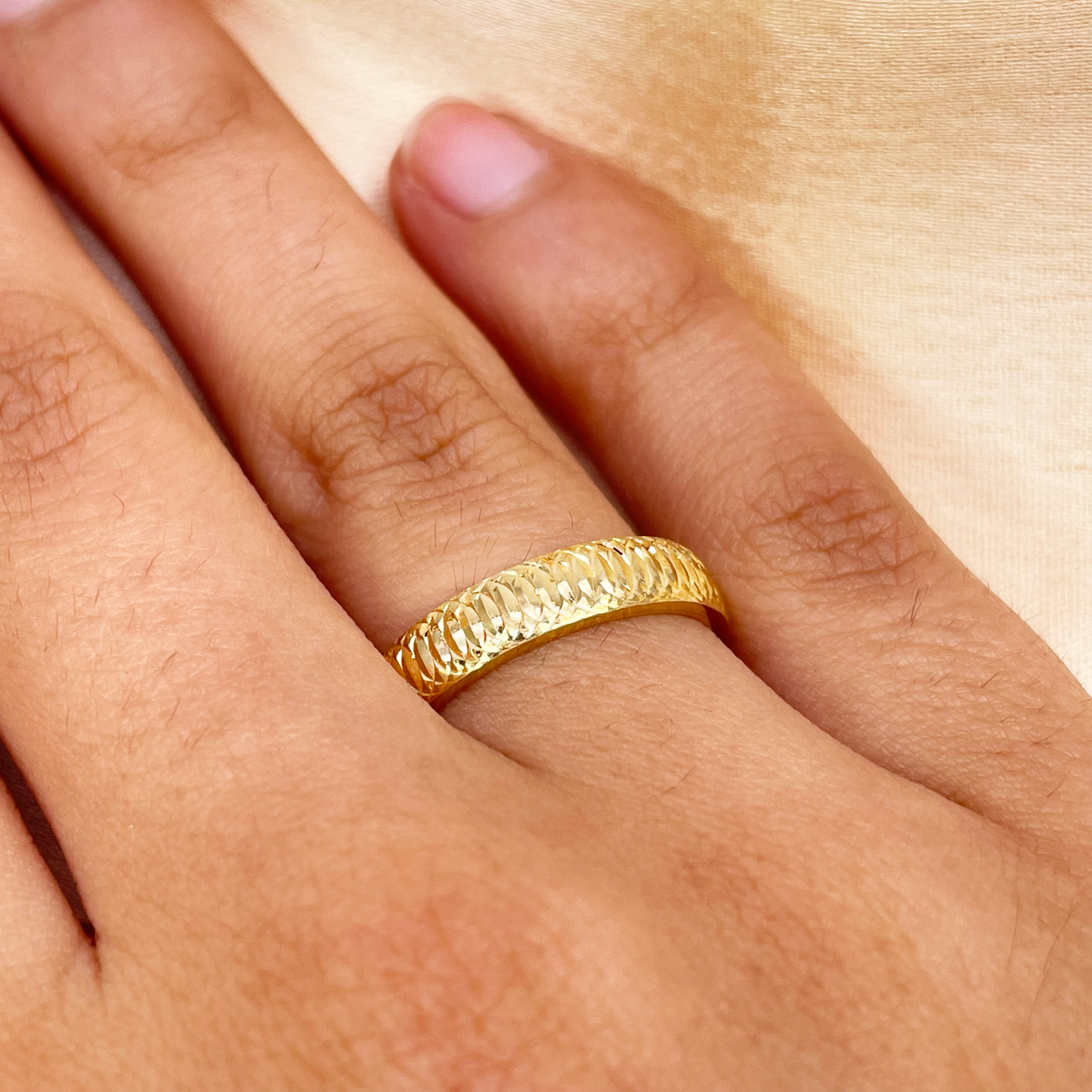 22ct Yellow Gold High Polished Diamond Cut Comfort Fit Women's Band 4mm