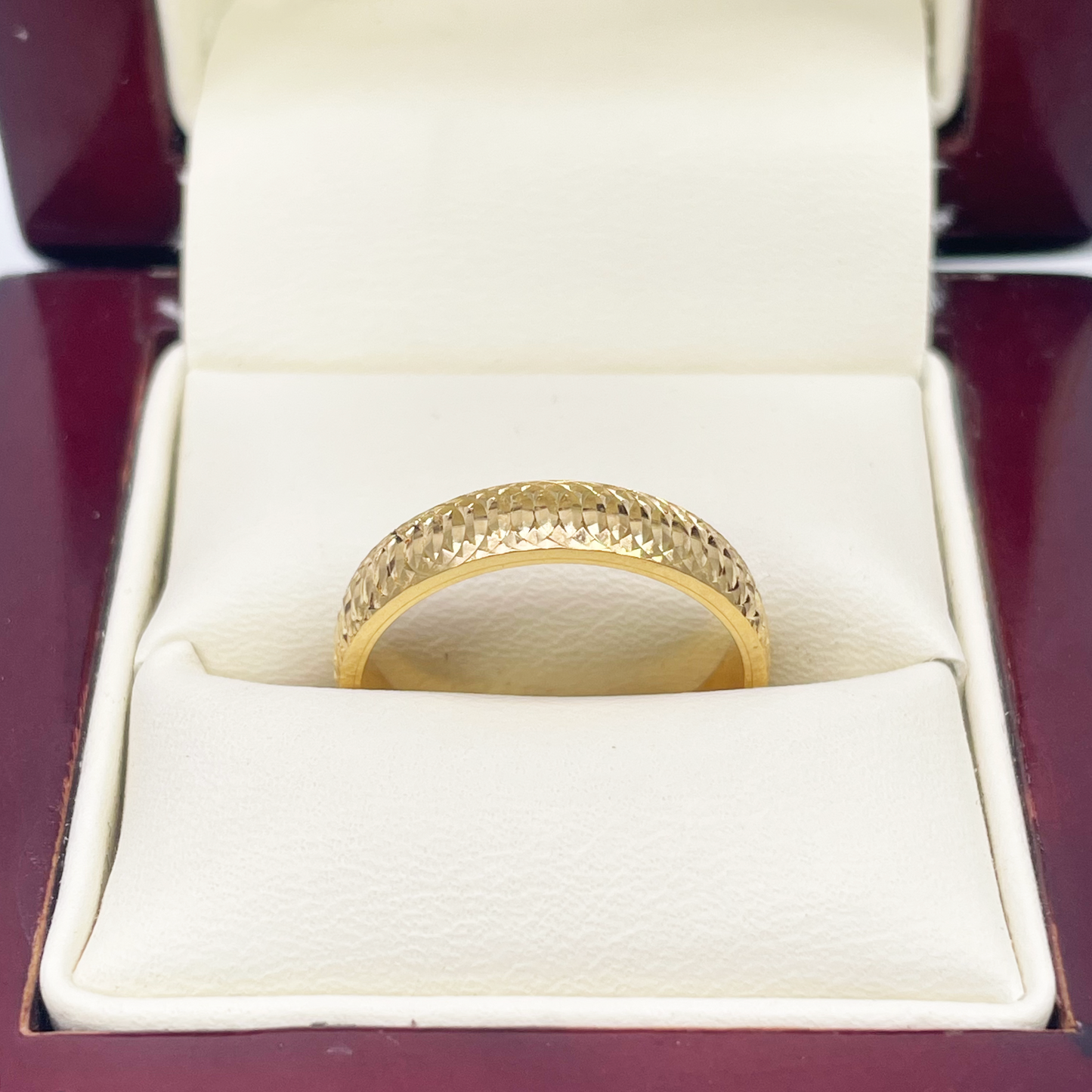22ct Yellow Gold High Polished Diamond Cut Comfort Fit Women's Band 4mm