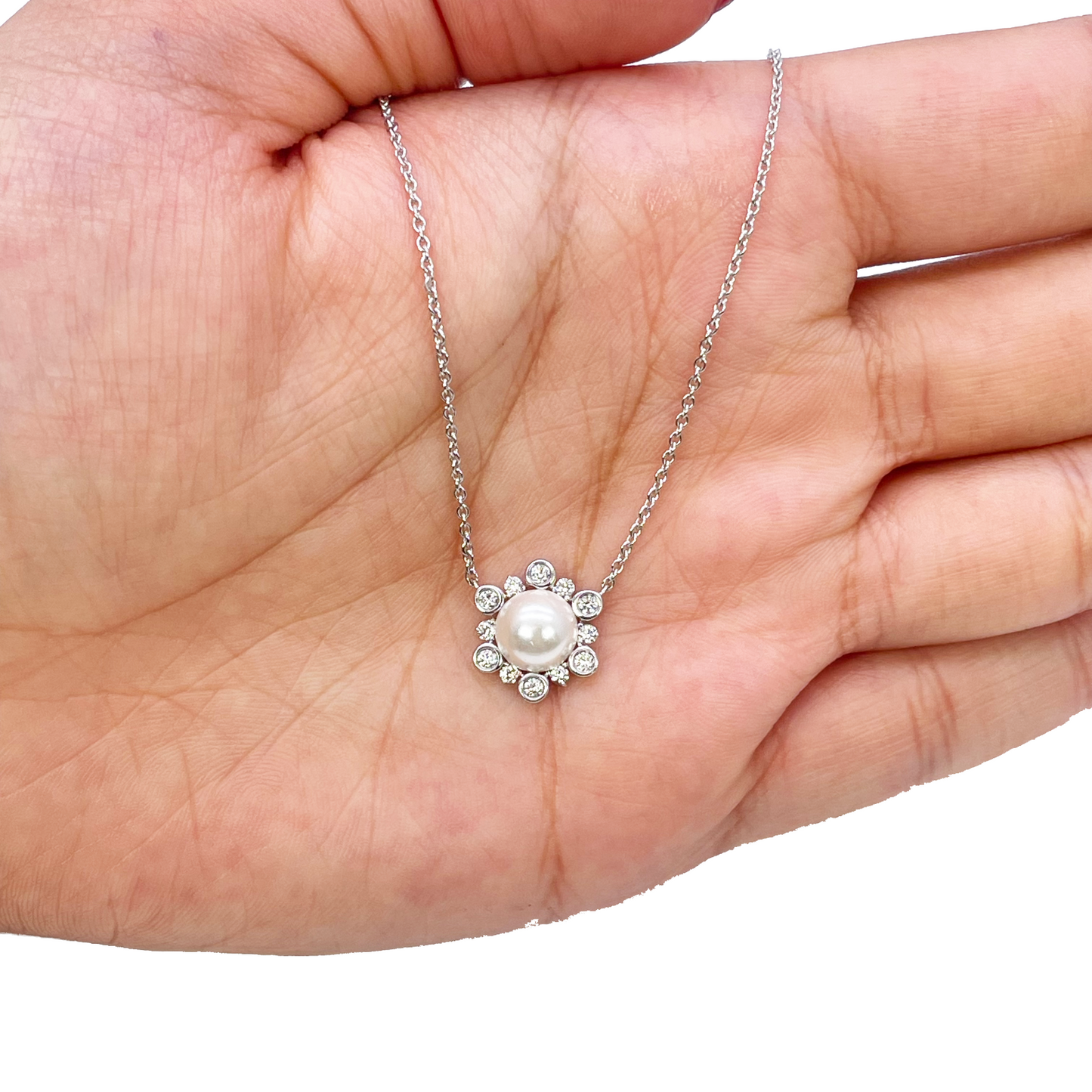 18ct White Gold Diamond & Freshwater Pearls Flower Necklace/Earrings Set 2.62ct