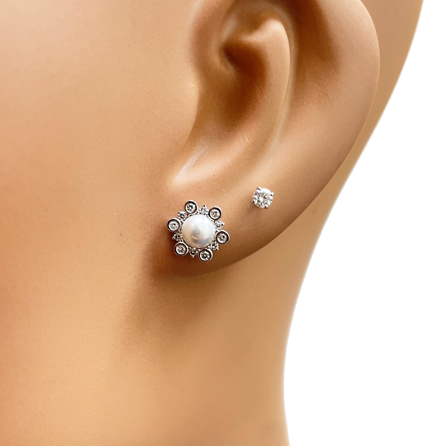 18ct White Gold Diamond & Freshwater Pearls Flower Necklace/Earrings Set 2.62ct