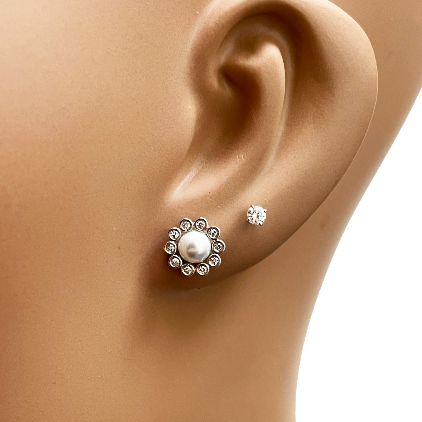 18ct White Gold Diamond & Freshwater Pearls Floral Necklace/Earrings Set 2.73ct