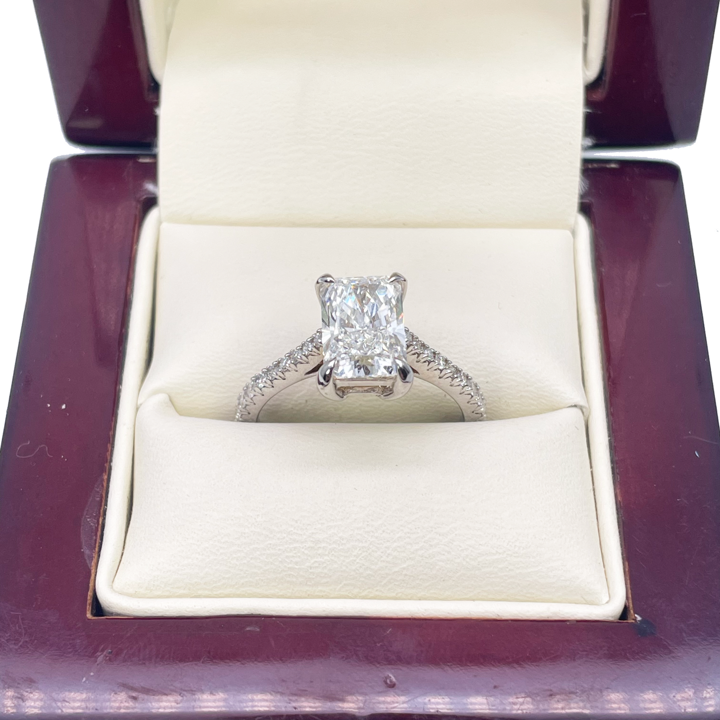 18ct White Gold 4-Claw Lab Grown Radiant Diamond Engagement Ring 2.28ct GIA