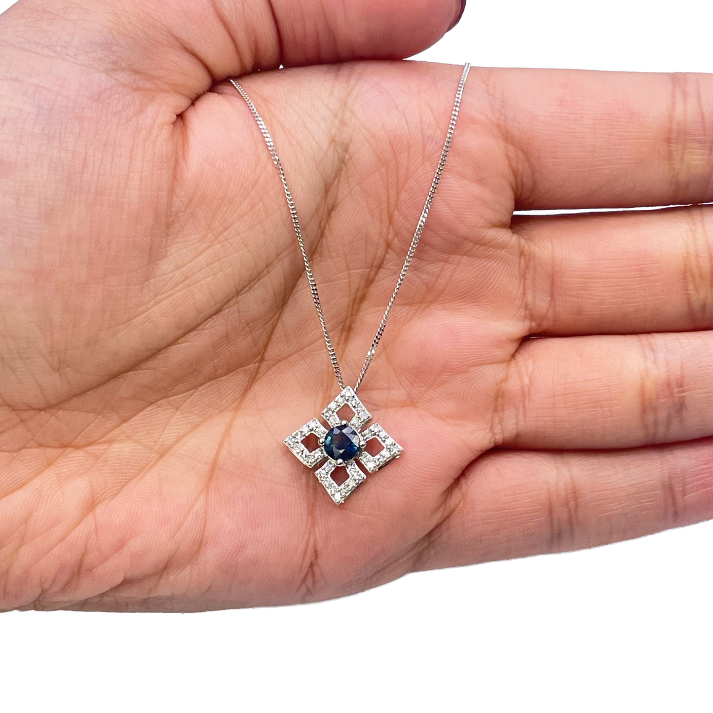 18ct White Gold Diamond & Sapphire Kite Pendant With A 16''inch Chain Necklace 0.77ct