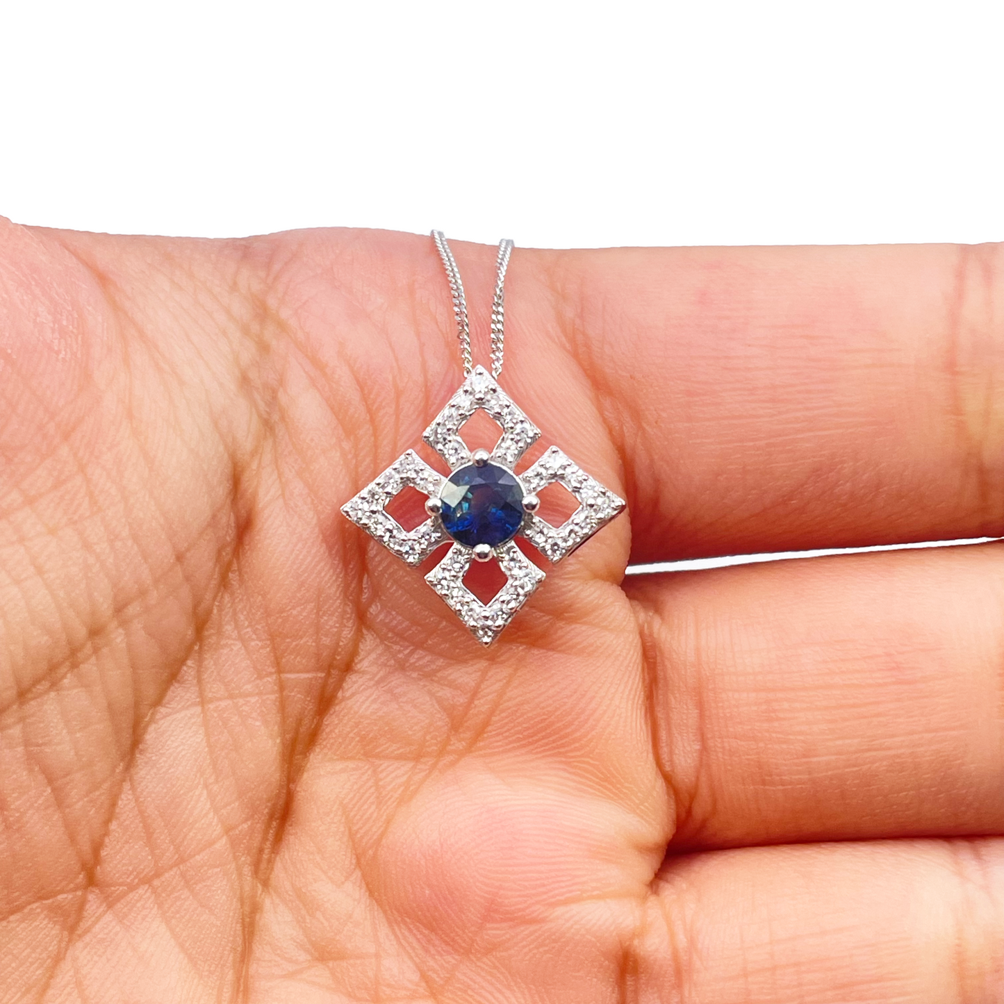 18ct White Gold Diamond & Sapphire Kite Pendant With A 16''inch Chain Necklace 0.77ct