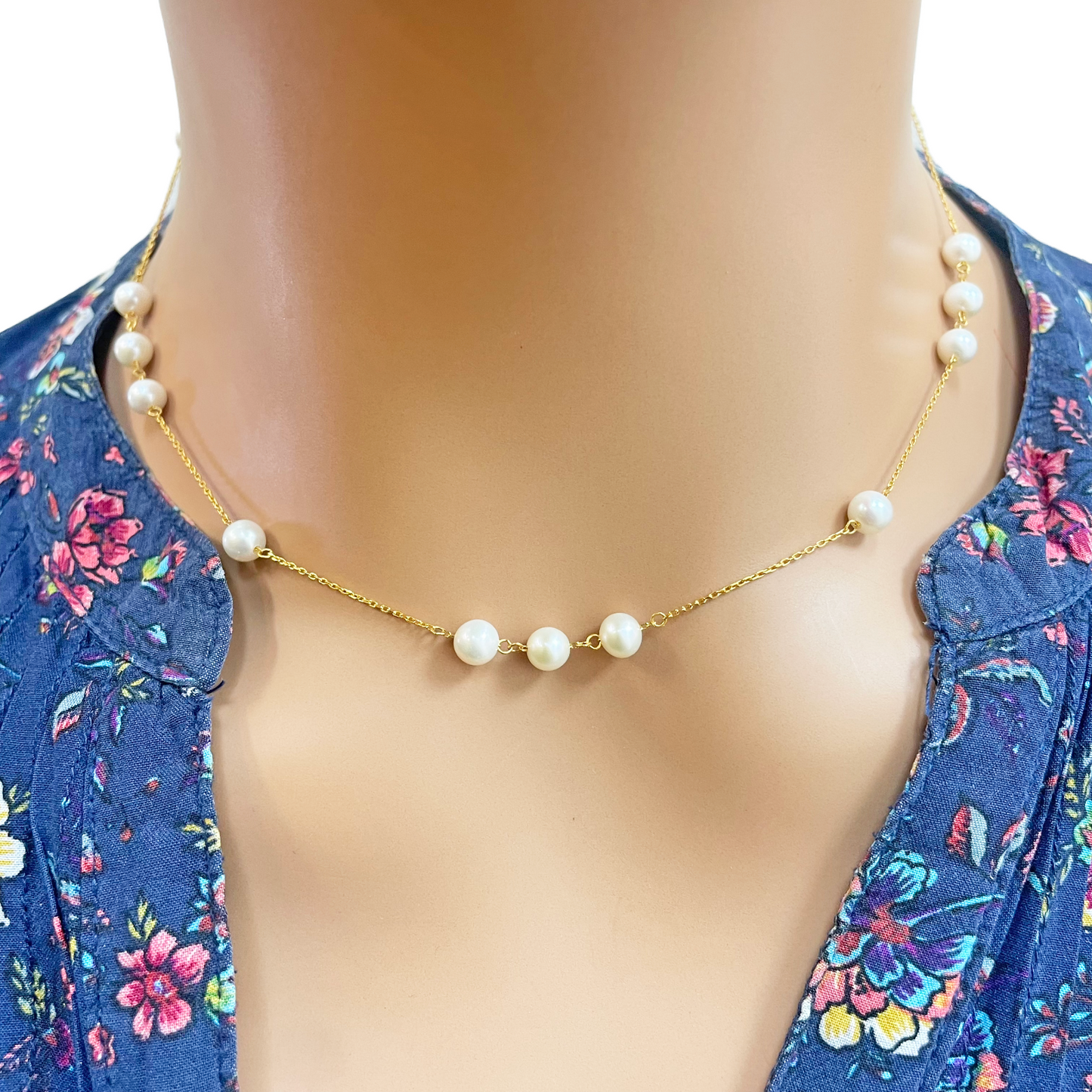 22ct Yellow Gold Beautiful Ladies Freshwater Pearl Necklace 16'' inches