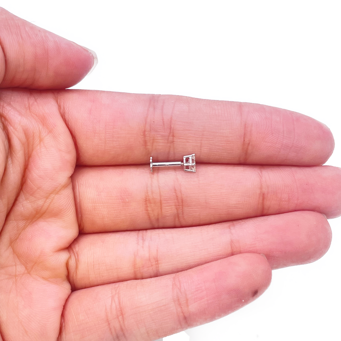 18ct White Or Yellow Gold Princess Diamond Nose Stud Pin 0.15ct 4 claw 3.4mm