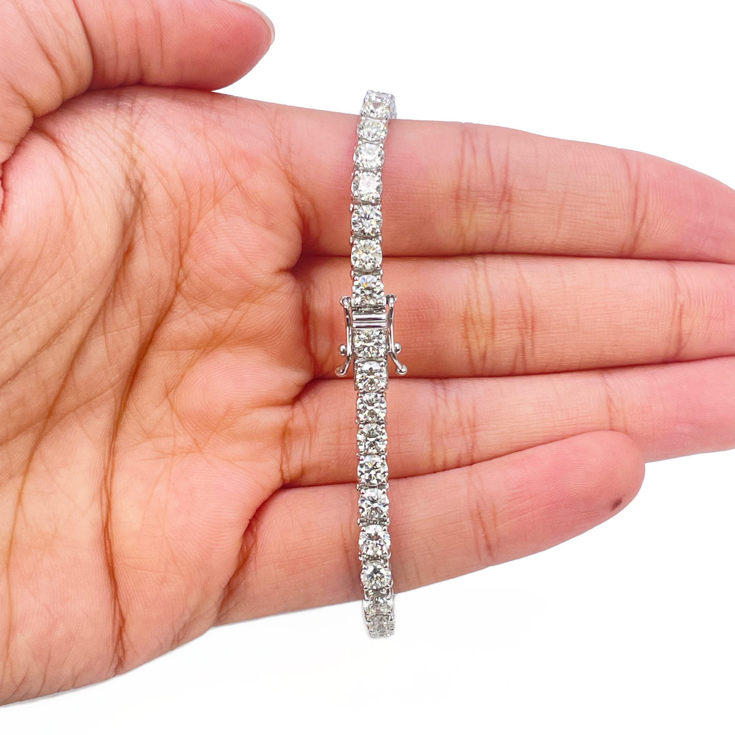 18ct White Gold Natural Diamond 4-Claw Tennis Bracelet 8.45ct 7 Inches