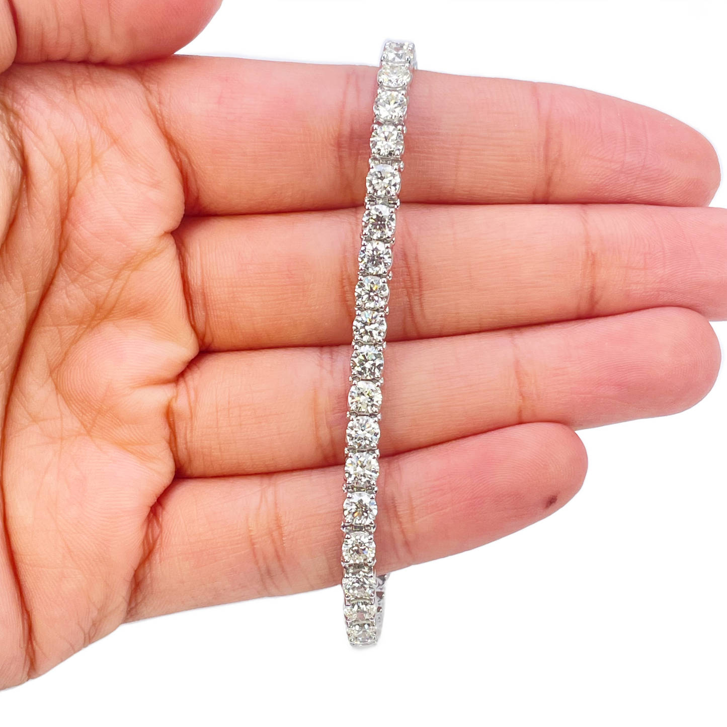 18ct White Gold Natural Diamond 4-Claw Tennis Bracelet 8.45ct 7 Inches