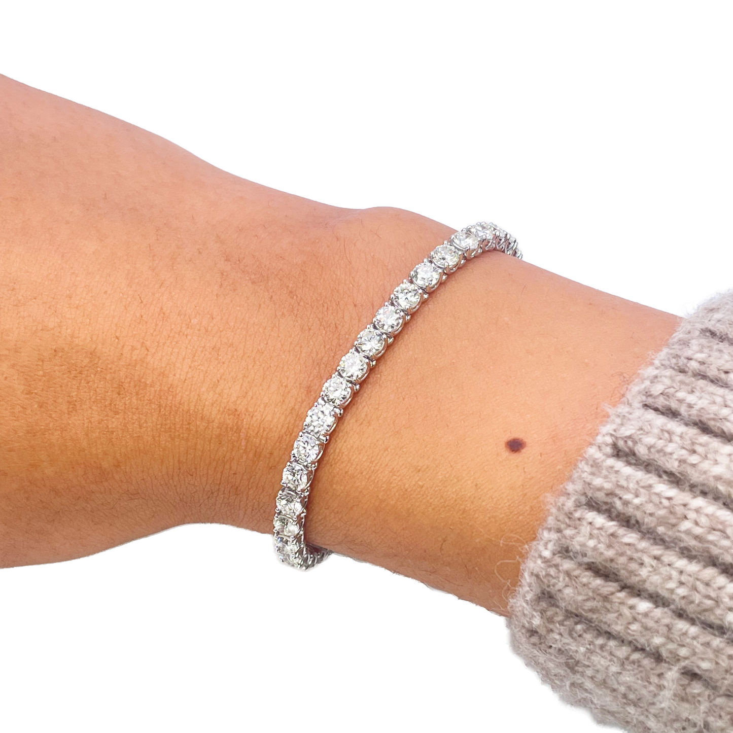 18ct White Gold Natural Diamond 4-Claw Tennis Bracelet 8.45ct 7 Inches