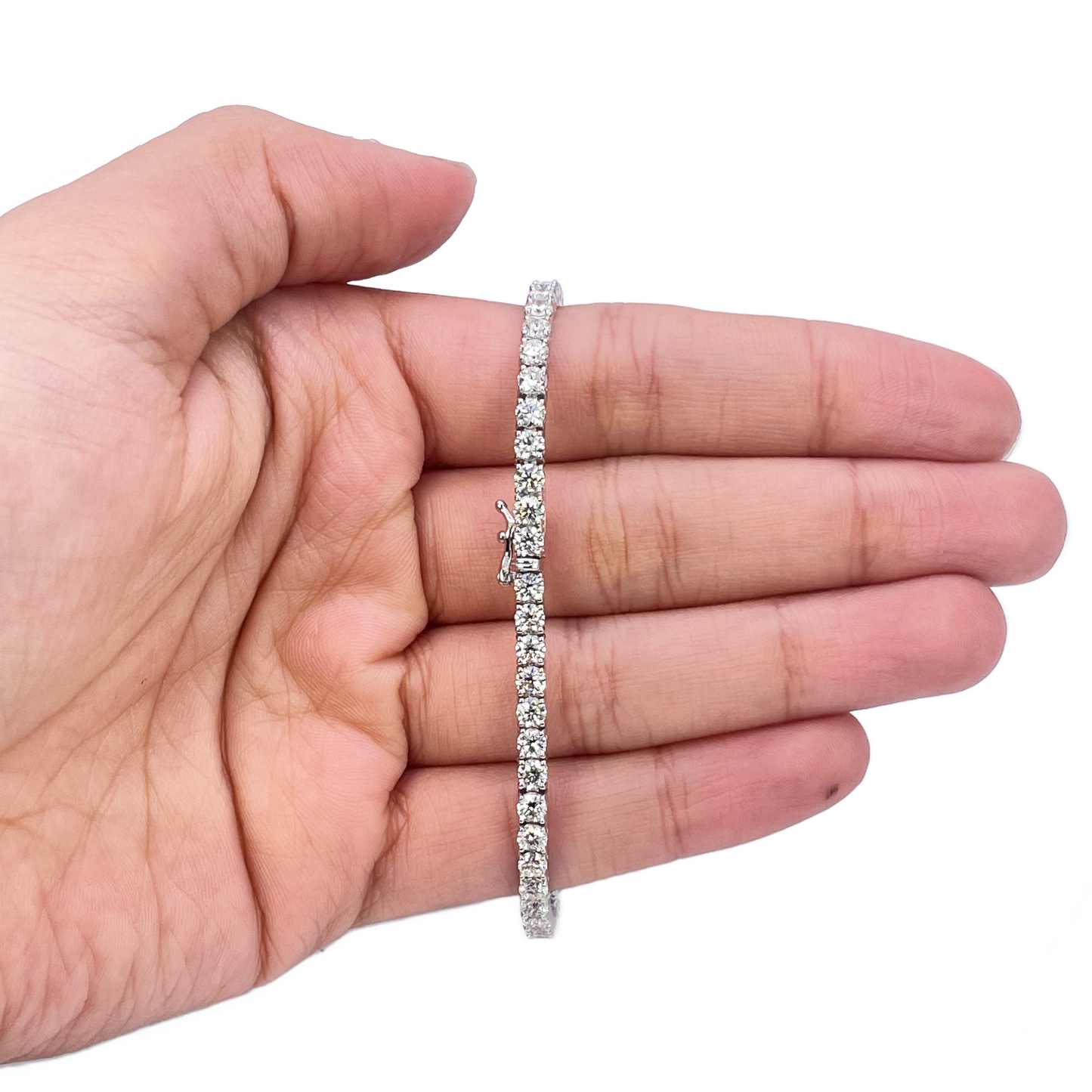 18ct White Gold Natural Diamond 4-Claw Tennis Bracelet 5.69ct 7 inches