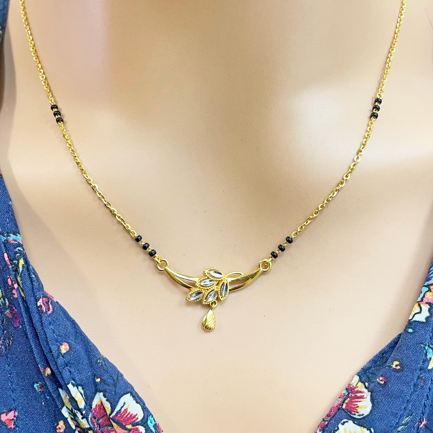 22ct Yellow Gold Mangalsutra Two-Tone Leaf Necklace 18.5'' inches