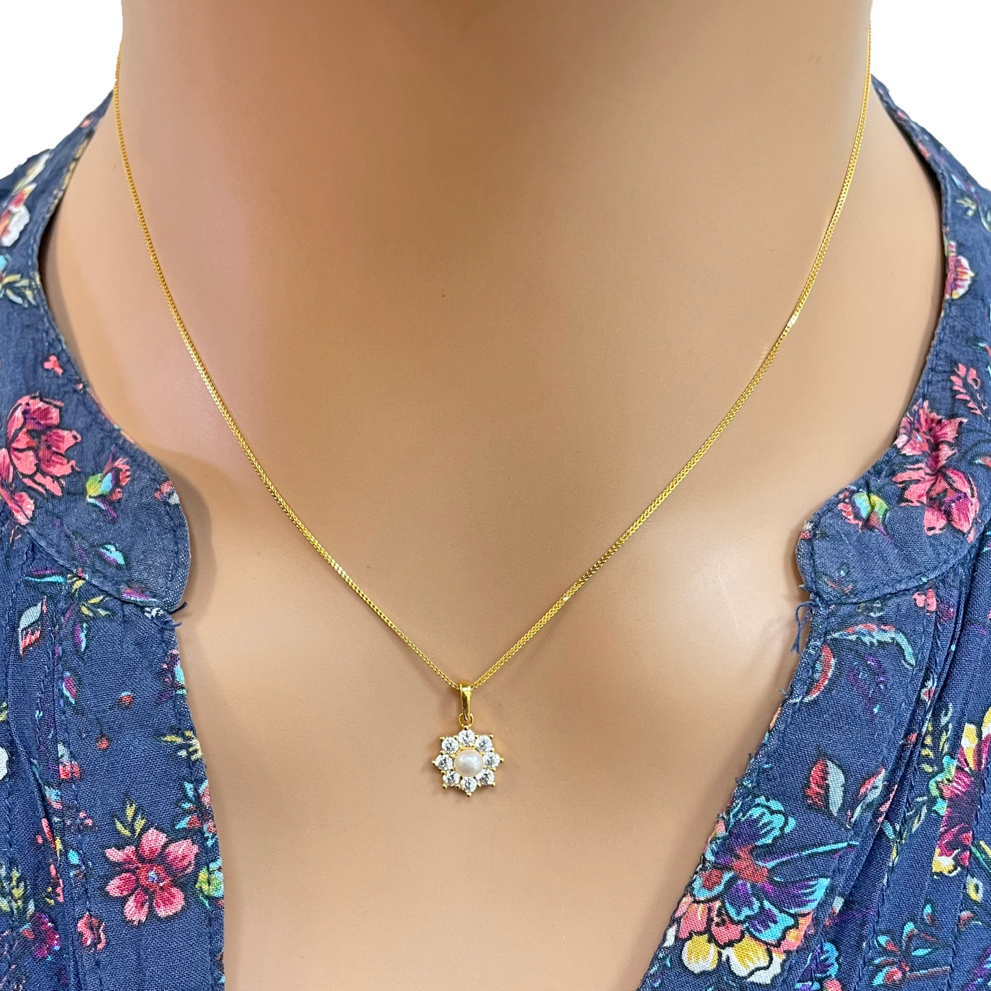 22ct Yellow Gold Round Freshwater Pearl Halo Pendant & Chain Set